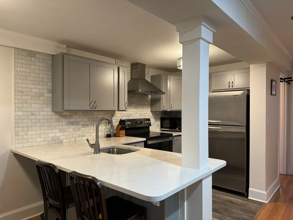 1 bed, 1 bath apartment for rent at 519 Columbus Ave Unit 1, South End — photo 2 of 10