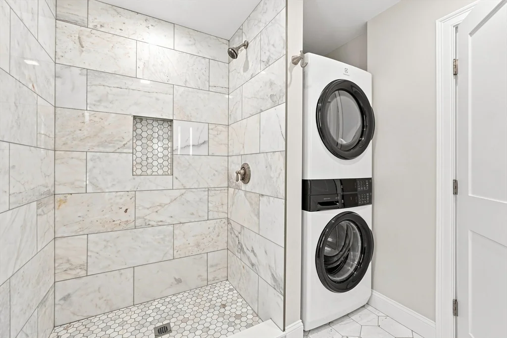 2 bed, 1 bath apartment for rent at 519 E 3rd Unit 2, South Boston — photo 17 of 21