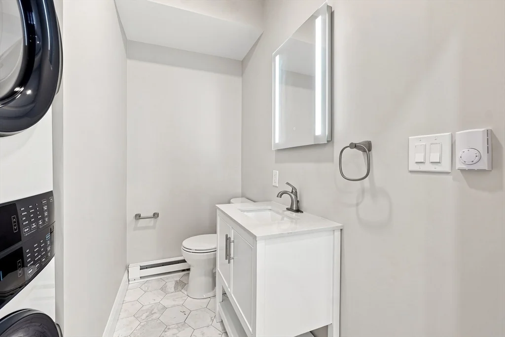 2 bed, 1 bath apartment for rent at 519 E 3rd Unit 2, South Boston — photo 18 of 21