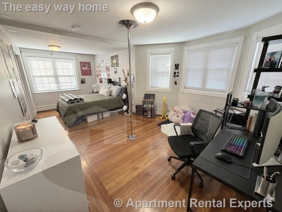 4 bed, 2 bath apartment for rent at 519 Main St Unit 1, Magoun Square — photo 8 of 22