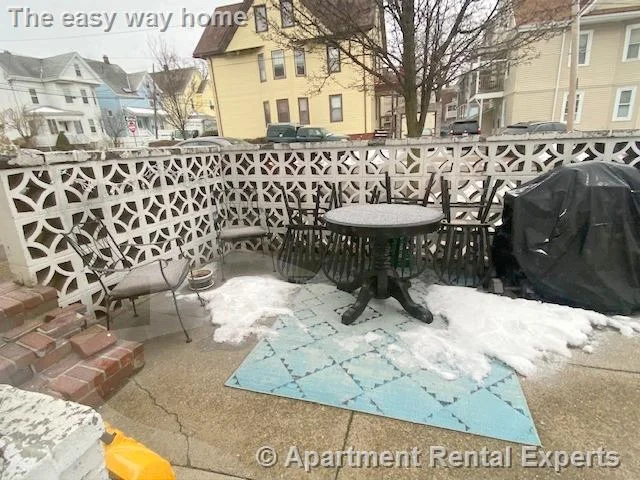 4 bed, 2 bath apartment for rent at 519 Main St Unit 1, Magoun Square — photo 20 of 22