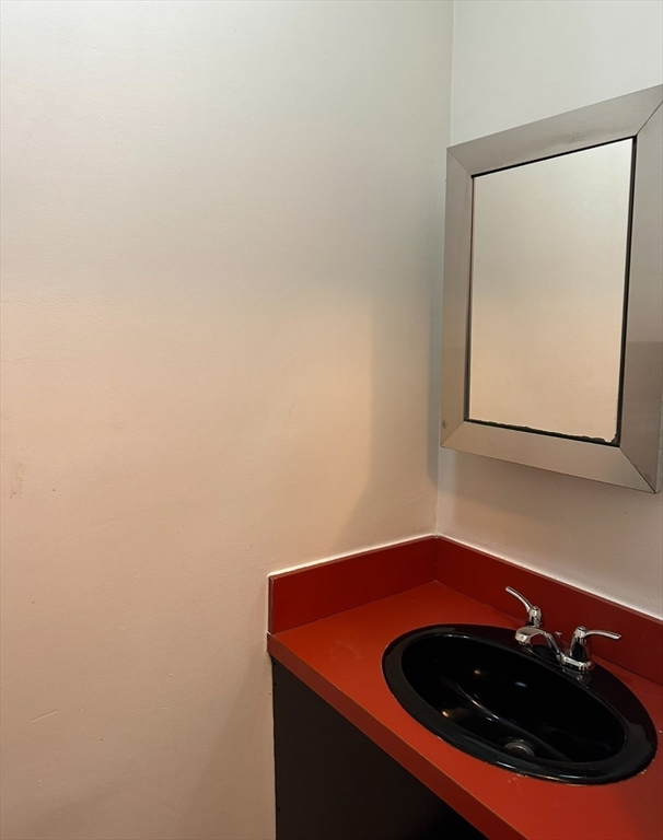 3 bed, 2 bath apartment for rent at 519 Massachusetts Ave Unit 1, Roxbury — photo 4 of 12