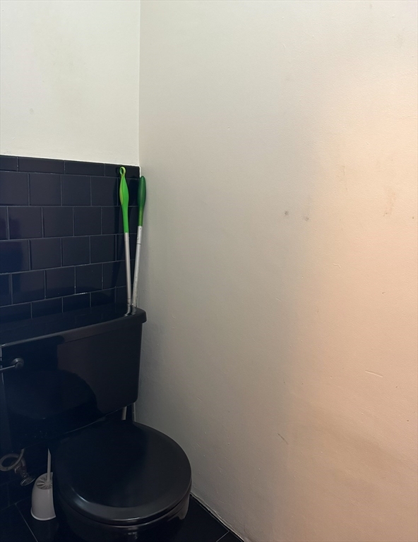 3 bed, 2 bath apartment for rent at 519 Massachusetts Ave Unit 1, Roxbury — photo 5 of 12