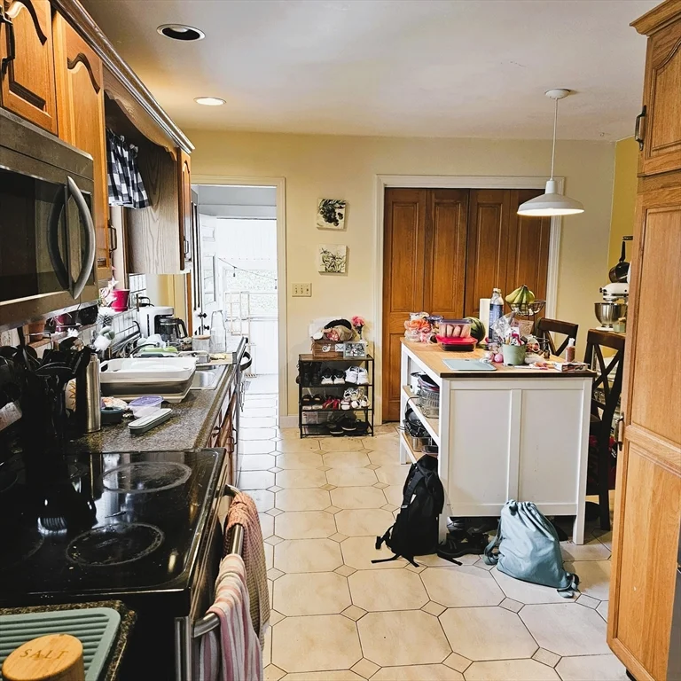 2 bed, 1 bath apartment for rent at 519 School St Unit 2, Belmont — photo 5 of 14