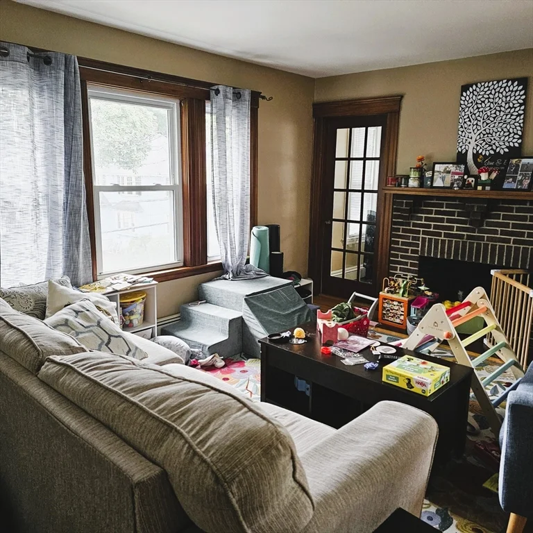 2 bed, 1 bath apartment for rent at 519 School St Unit 2, Belmont — photo 4 of 14