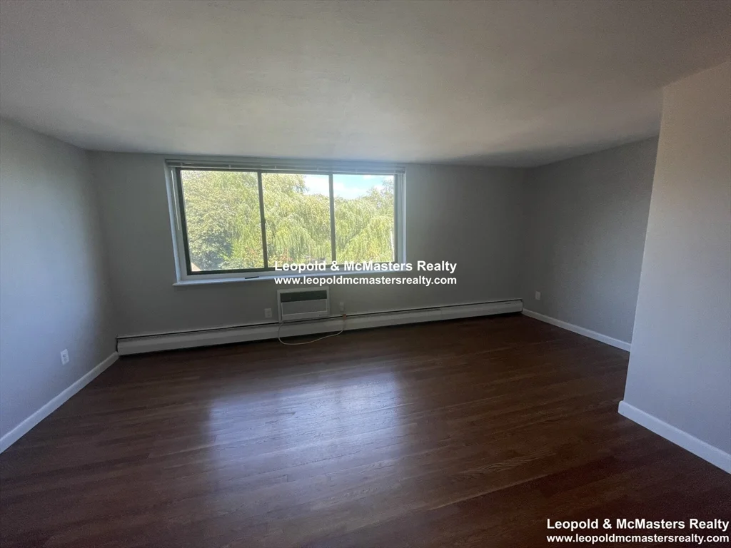 2 bed, 2 bath apartment for rent at 519 Washington St Unit 12, Griggs Park — photo 2 of 8