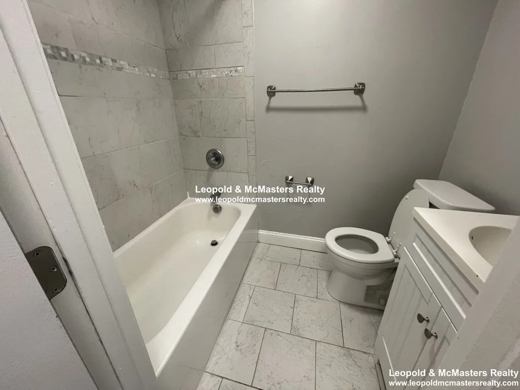 2 bed, 2 bath apartment for rent at 519 Washington St Unit A, Coolidge Corner — photo 12 of 12