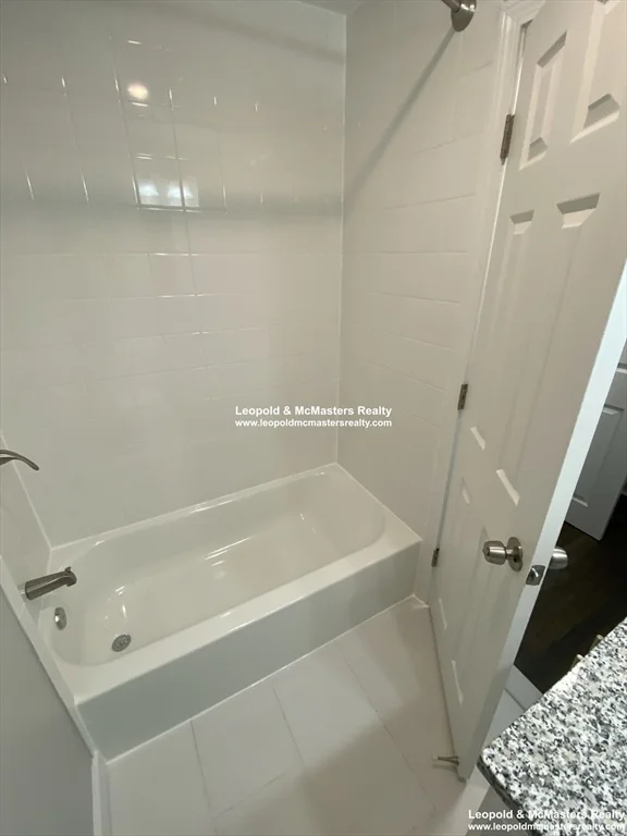 2 bed, 2 bath apartment for rent at 519 Washington Unit 2, Griggs Park — photo 8 of 11