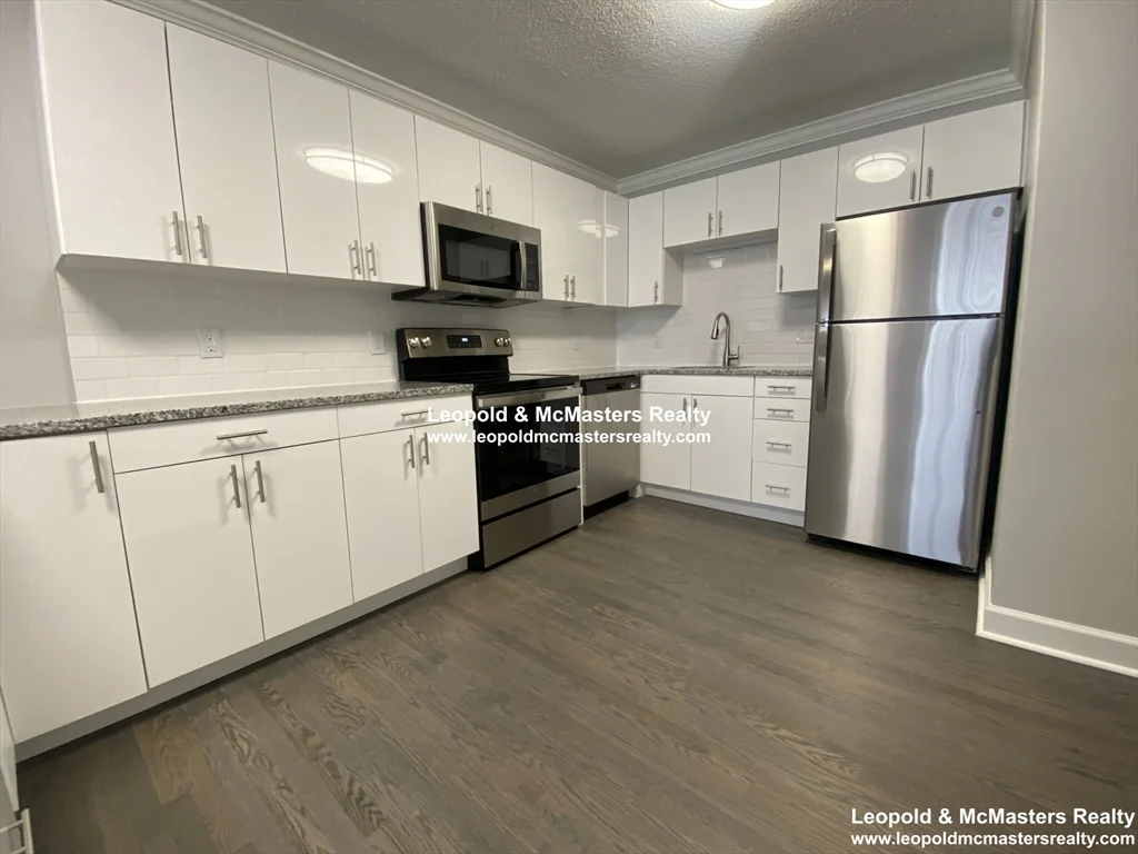 2 bed, 2 bath apartment for rent at 519 Washington Unit 2, Griggs Park — photo 2 of 11