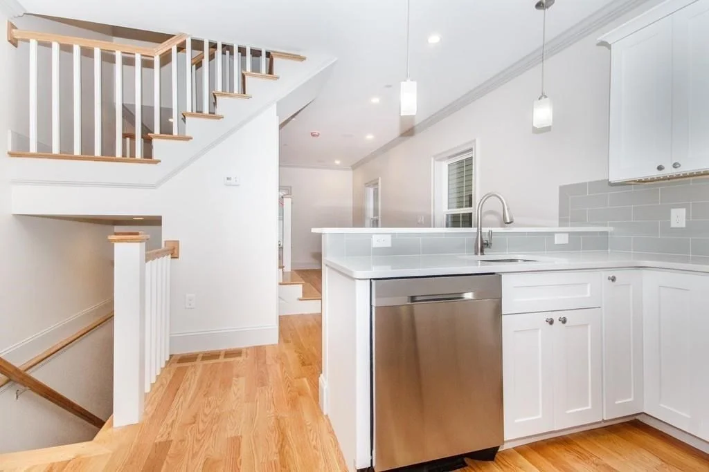 3 bed, 2 bath apartment for rent at 51A River St Unit A, Dorchester — photo 2 of 17