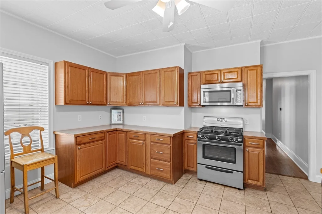 2 bed, 1 bath apartment for rent at 52-54 Church St Unit 1, Prospect Hill — photo 2 of 15