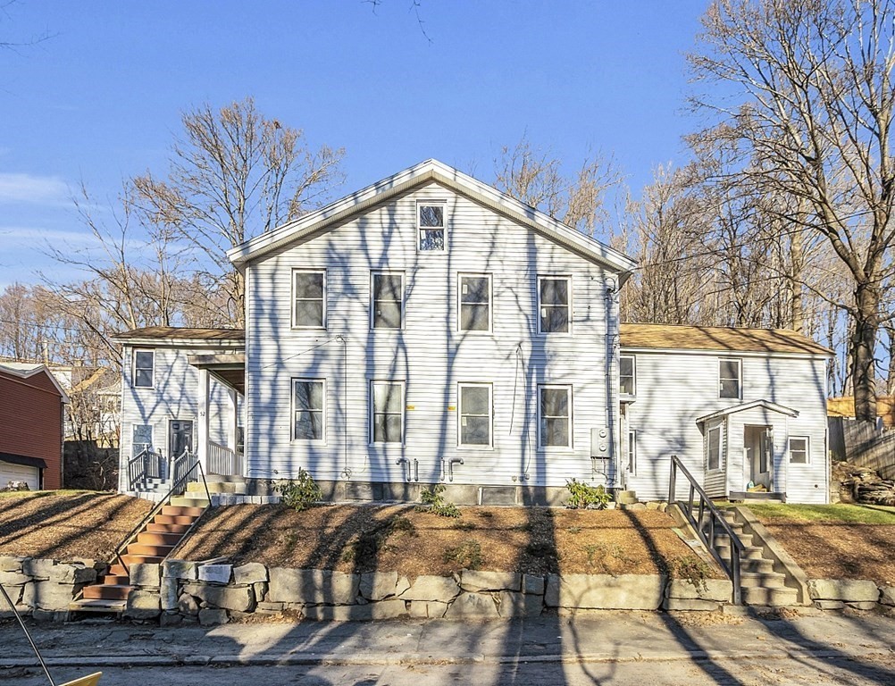 4 bed, 2 bath apartment for rent at 52-54 Mount Globe St Unit 52, Fitchburg — photo 1 of 20