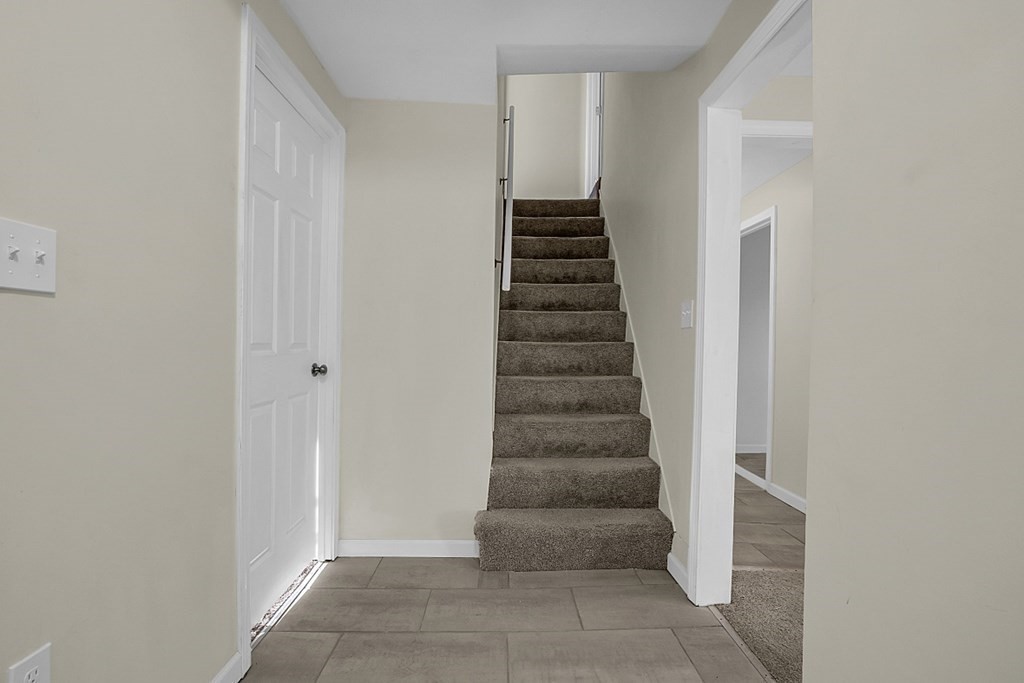 4 bed, 2 bath apartment for rent at 52-54 Mount Globe St Unit 52, Fitchburg — photo 12 of 20
