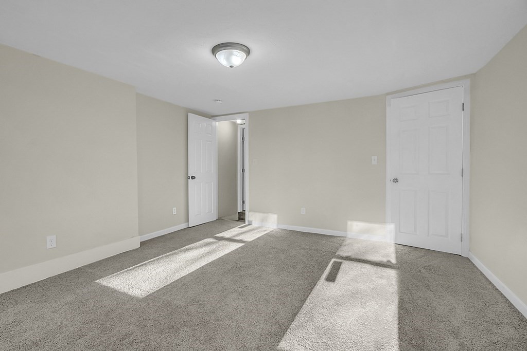 4 bed, 2 bath apartment for rent at 52-54 Mount Globe St Unit 52, Fitchburg — photo 3 of 20