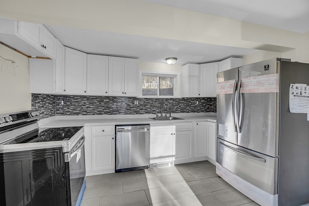 4 bed, 2 bath apartment for rent at 52-54 Mount Globe St Unit 52, Fitchburg — photo 6 of 20