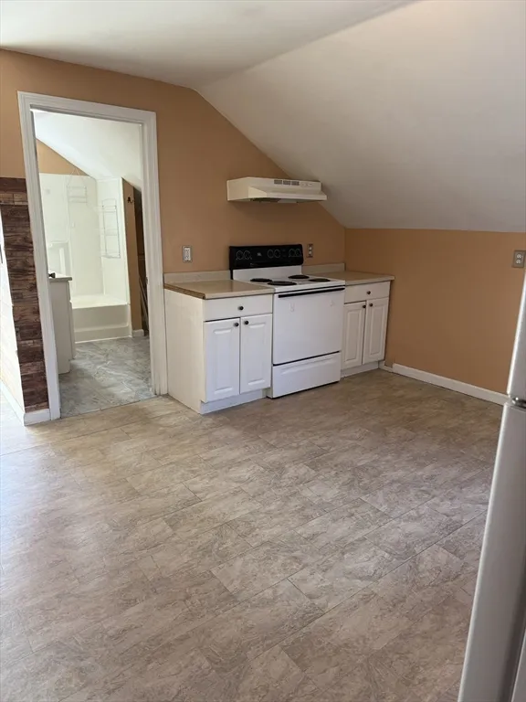 3 bed, 1 bath apartment for rent at 52 Adams St Unit 3, Taunton — photo 11 of 12
