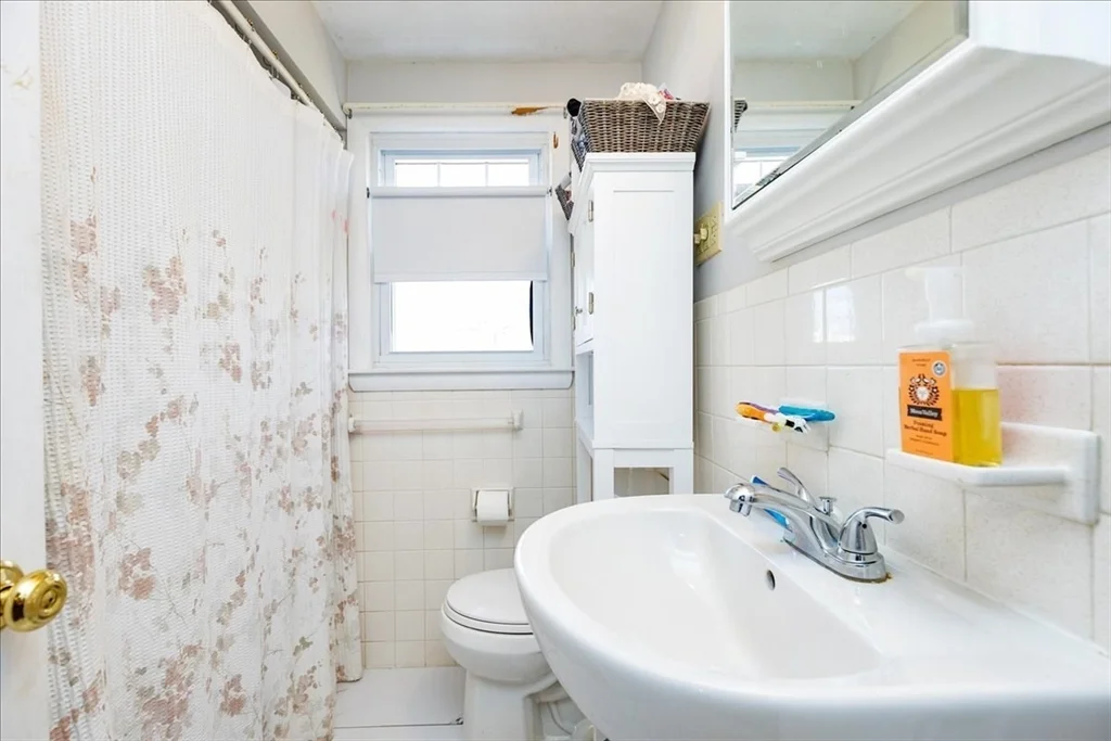 3 bed, 1 bath apartment for rent at 52 Albemarle Ave Unit 52, Lexington — photo 19 of 23