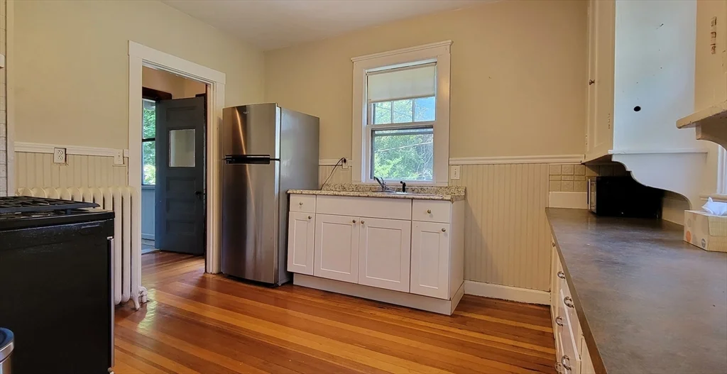 2 bed, 1 bath apartment for rent at 52 Aldworth St Unit 2, Jamaica Plain — photo 3 of 21