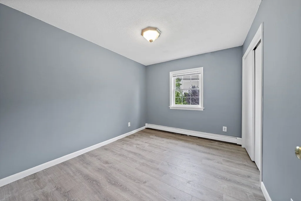 3 bed, 1 bath apartment for rent at 52 Beach St Unit 1-yearround, Plymouth — photo 7 of 11