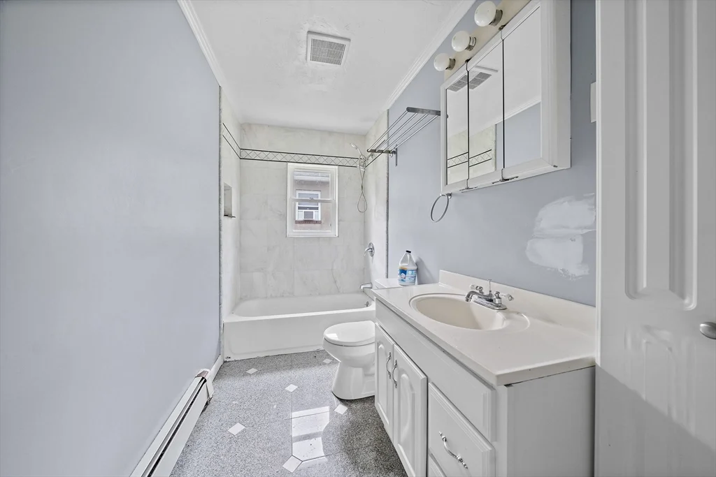 3 bed, 1 bath apartment for rent at 52 Beach St Unit 1-yearround, Plymouth — photo 8 of 11