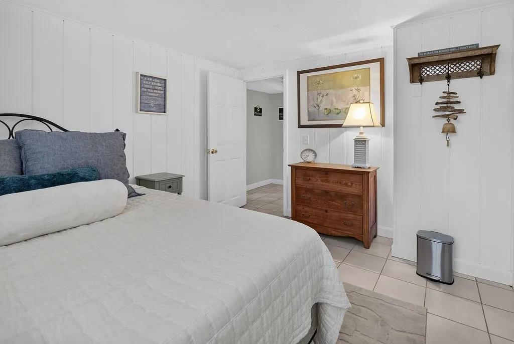 2 bed, 1 bath apartment for rent at 52 Beach St Unit 2, White Horse Beach — photo 12 of 21