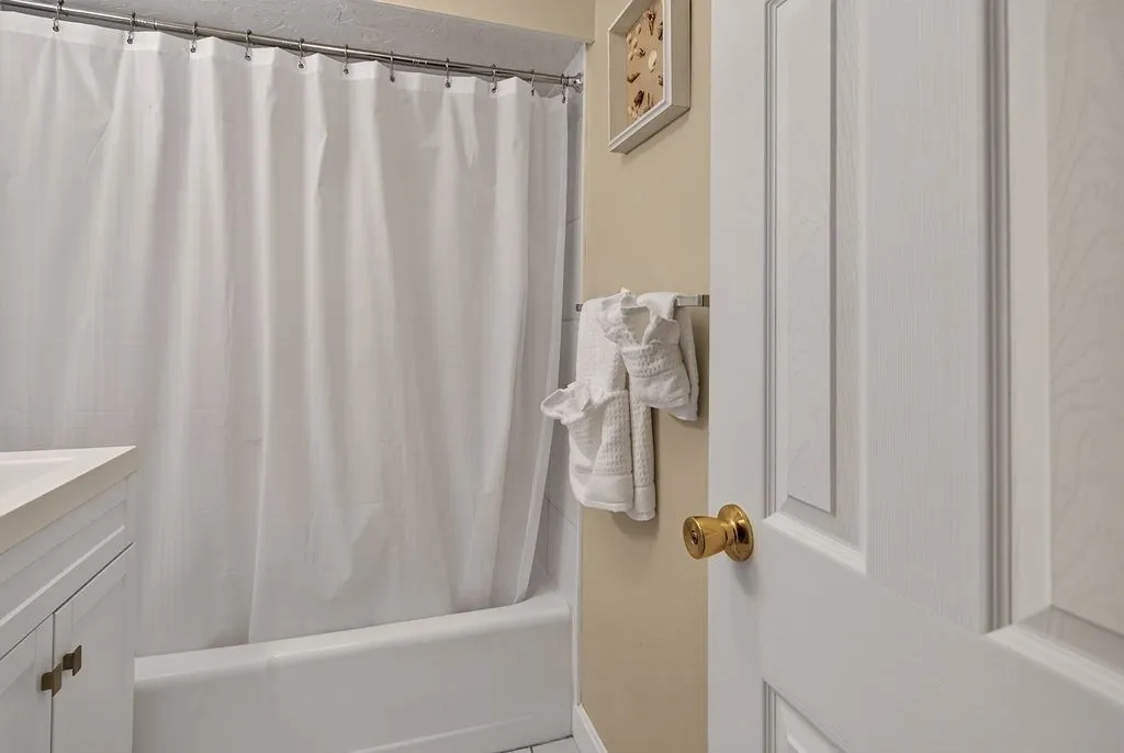 2 bed, 1 bath apartment for rent at 52 Beach St Unit 2, White Horse Beach — photo 21 of 21