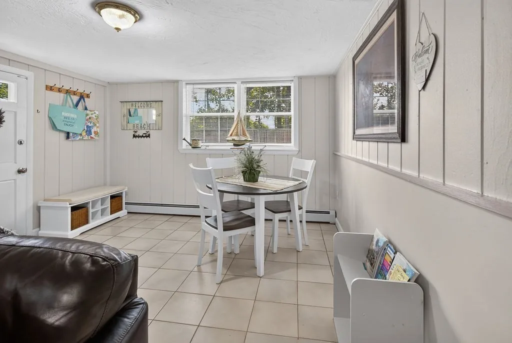 2 bed, 1 bath apartment for rent at 52 Beach St Unit 2, White Horse Beach — photo 5 of 21