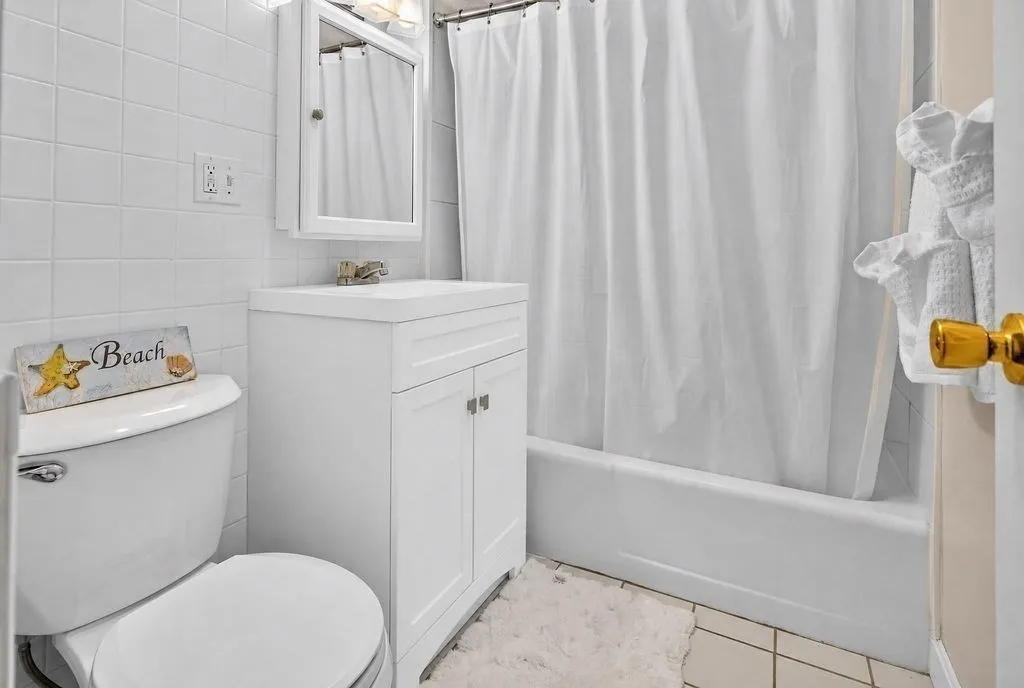 2 bed, 1 bath apartment for rent at 52 Beach St Unit 2, White Horse Beach — photo 19 of 21