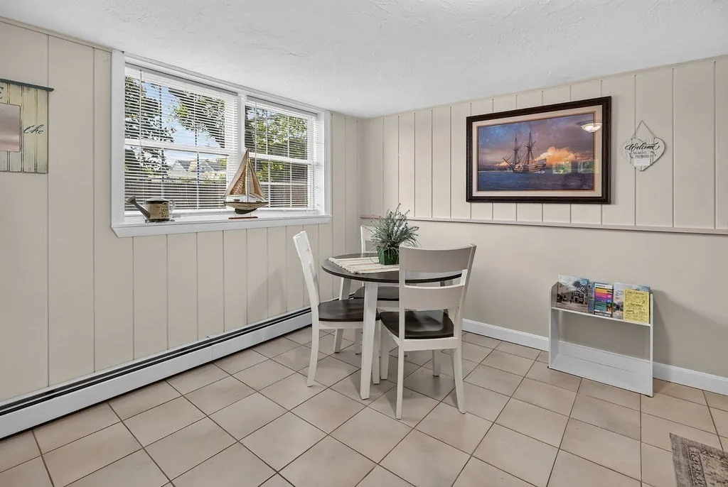 2 bed, 1 bath apartment for rent at 52 Beach St Unit 2, White Horse Beach — photo 4 of 21