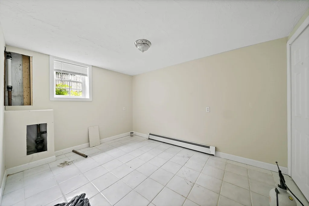 2 bed, 1 bath apartment for rent at 52 Beach St Unit 2-YEARROUND, Plymouth — photo 6 of 10