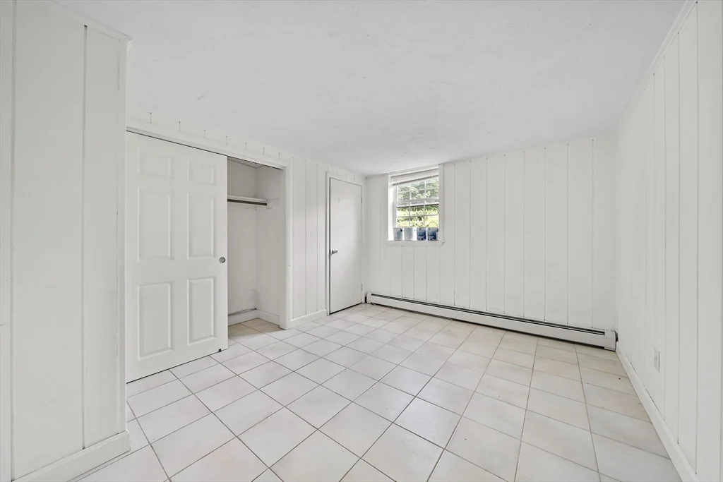 2 bed, 1 bath apartment for rent at 52 Beach St Unit 2-YEARROUND, Plymouth — photo 5 of 10