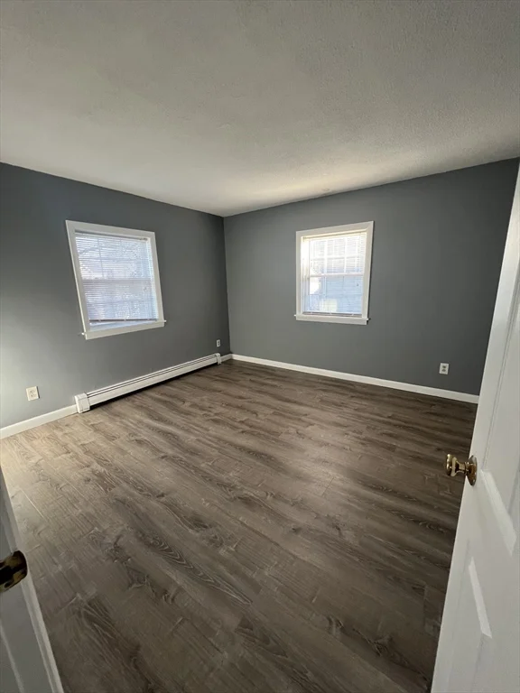 3 bed, 1 bath apartment for rent at 52 Beach Unit 1, Plymouth — photo 9 of 19