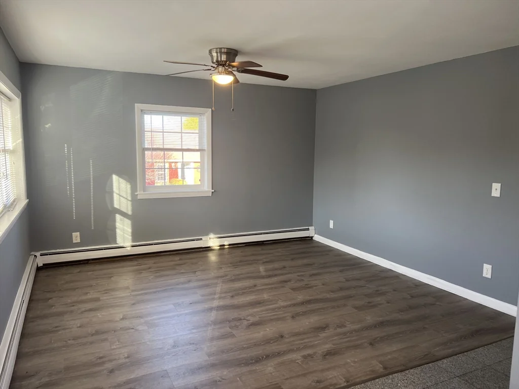 3 bed, 1 bath apartment for rent at 52 Beach Unit 1, Plymouth — photo 3 of 19