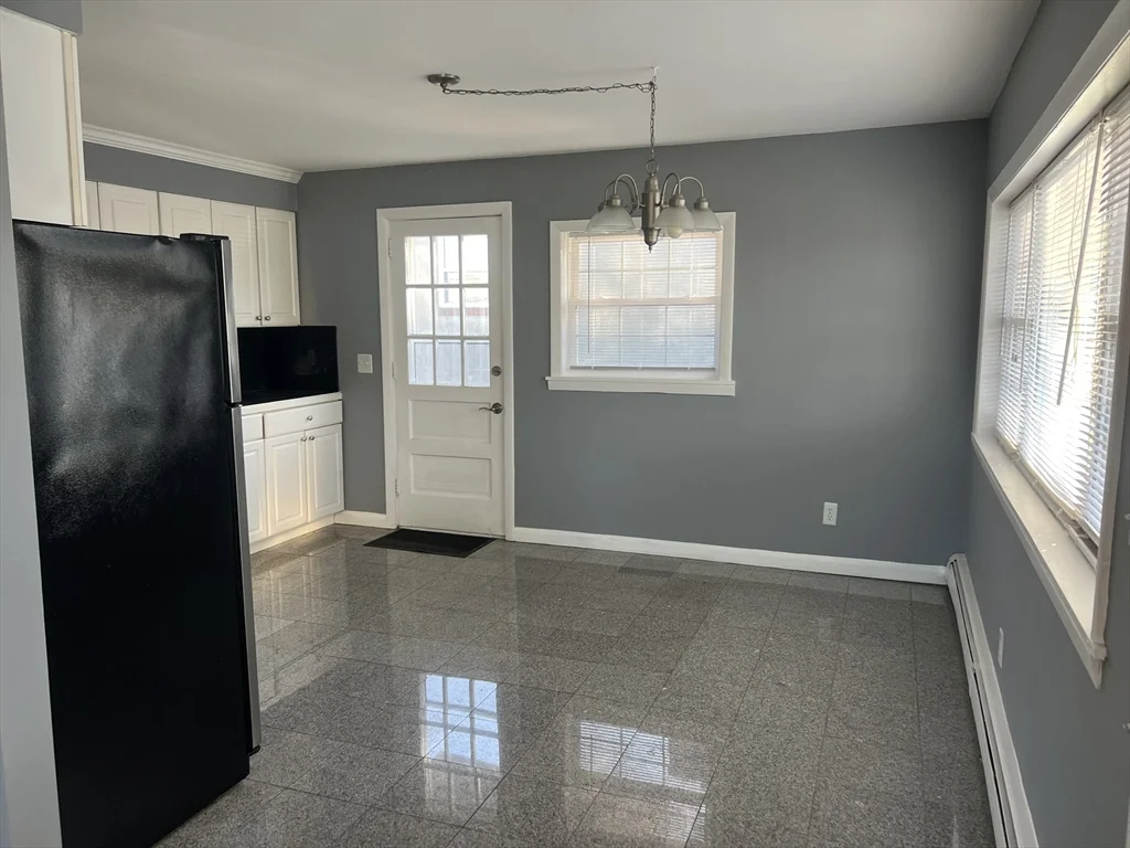 3 bed, 1 bath apartment for rent at 52 Beach Unit 1, Plymouth — photo 4 of 19