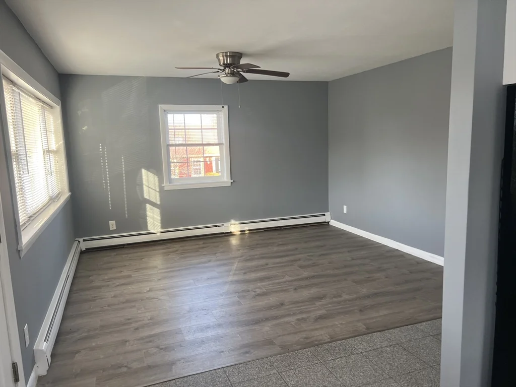 3 bed, 1 bath apartment for rent at 52 Beach Unit 1, Plymouth — photo 5 of 19