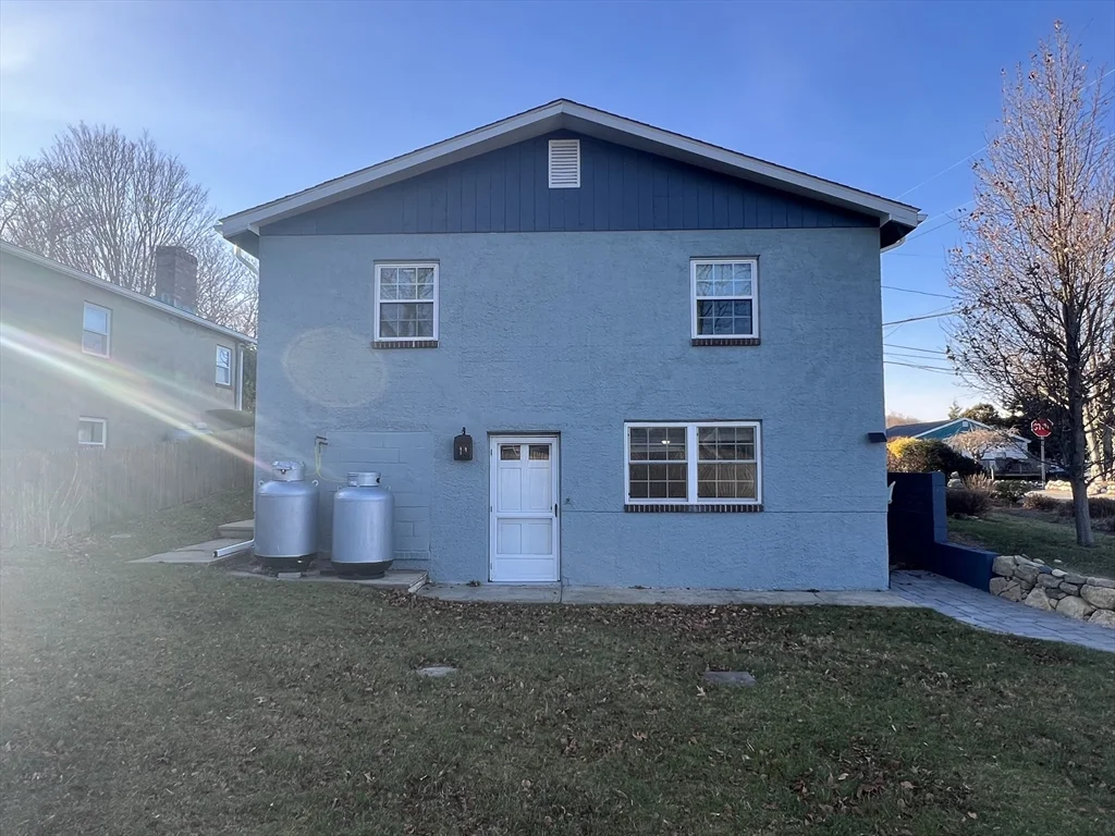 3 bed, 1 bath apartment for rent at 52 Beach Unit 1, Plymouth — photo 12 of 19