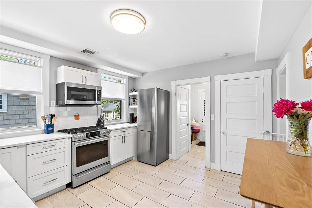 4 bed, 2 bath apartment for rent at 52 Beechwood Ave Unit 2, Watertown — photo 4 of 24