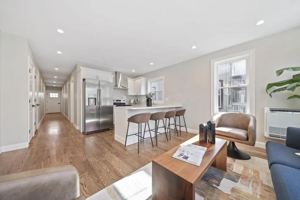 3 bed, 2 bath apartment for rent at 52 Bellevue St Unit 1, Dorchester — photo 3 of 18