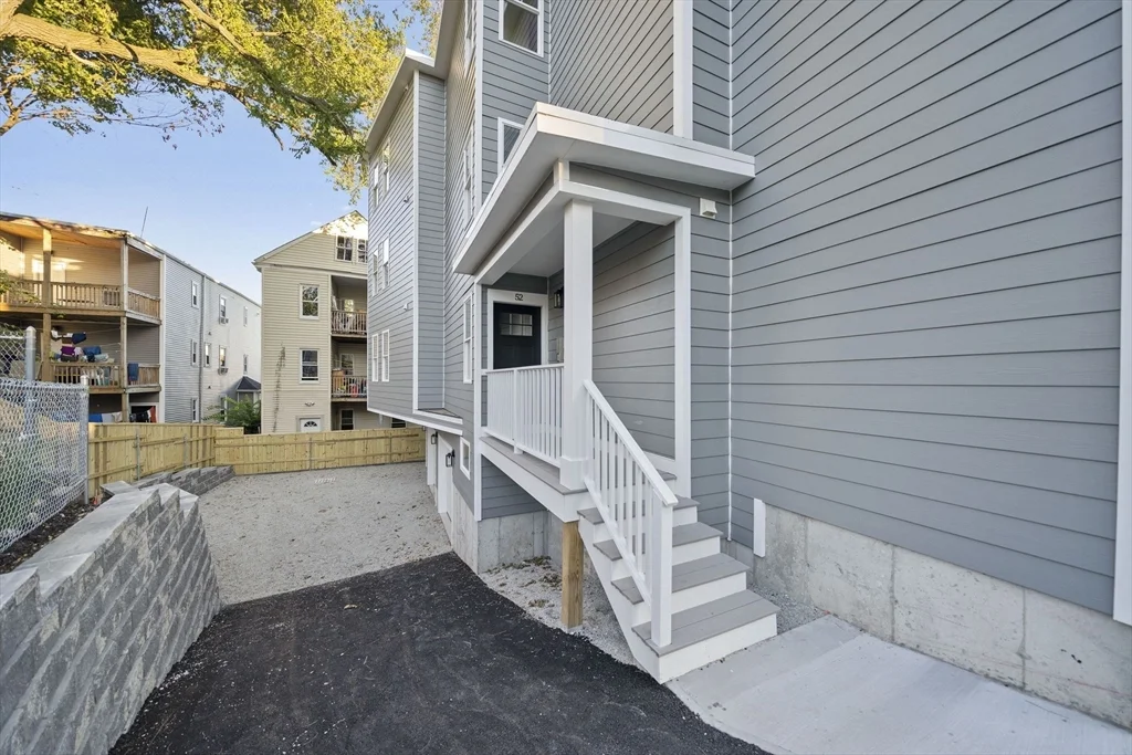 3 bed, 2 bath apartment for rent at 52 Bellevue St Unit 1, Dorchester — photo 16 of 18
