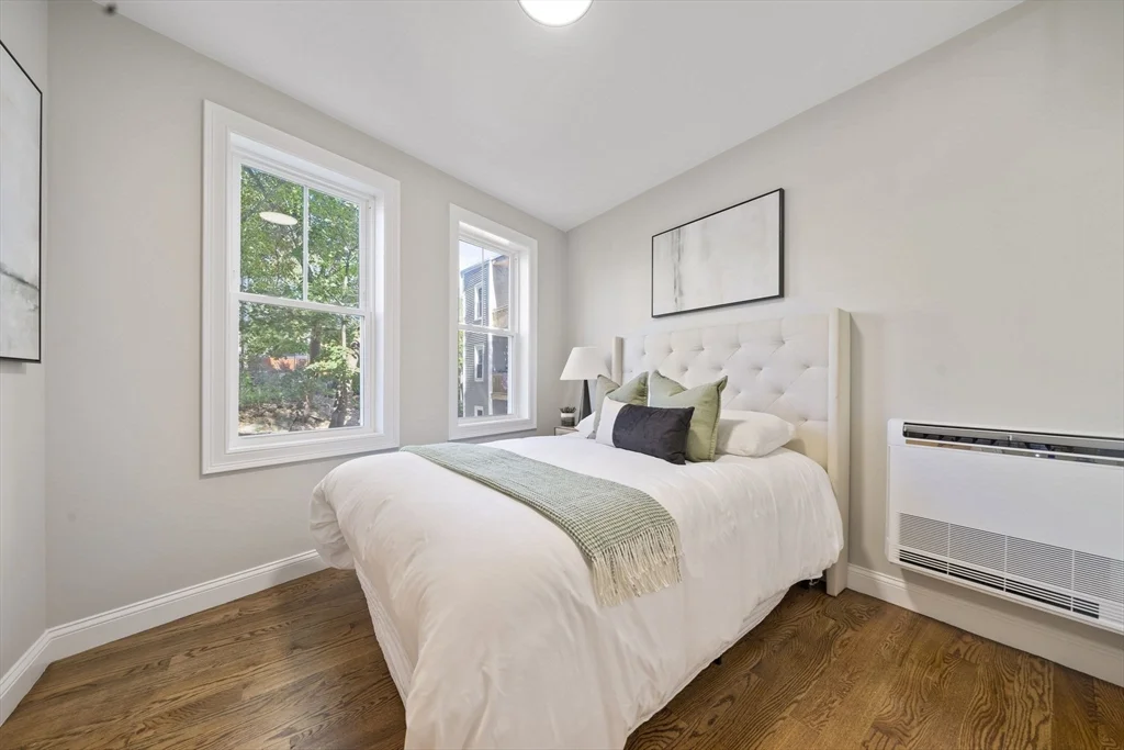 3 bed, 2 bath apartment for rent at 52 Bellevue St Unit 1, Dorchester — photo 8 of 18