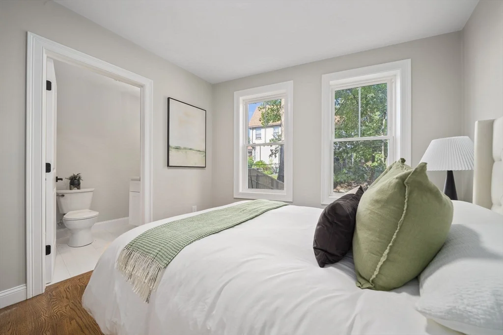 3 bed, 2 bath apartment for rent at 52 Bellevue St Unit 1, Dorchester — photo 9 of 18