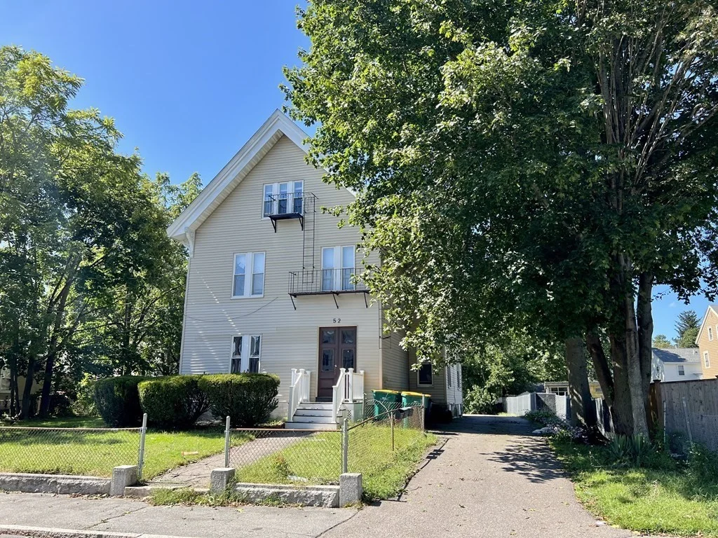 3 bed, 1 bath apartment for rent at 52 Broad St Unit 1, North Attleboro — photo 2 of 19