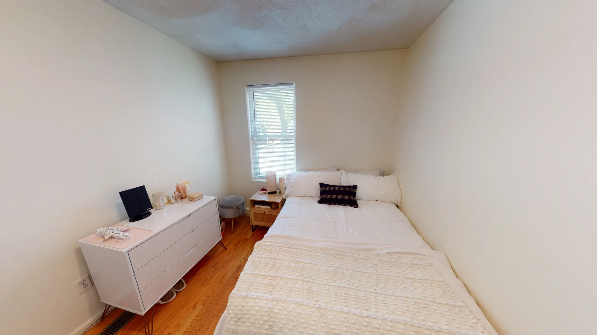 2 bed, 1 bath apartment for rent at 52 Brooks St Unit 1, East Boston — photo 5 of 8