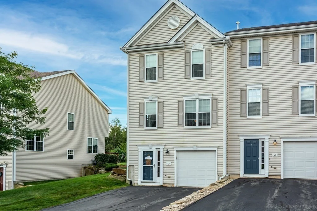 2 bed, 2 bath apartment for rent at 52 Buttercup Ln Unit 52, Grafton — photo 1 of 21