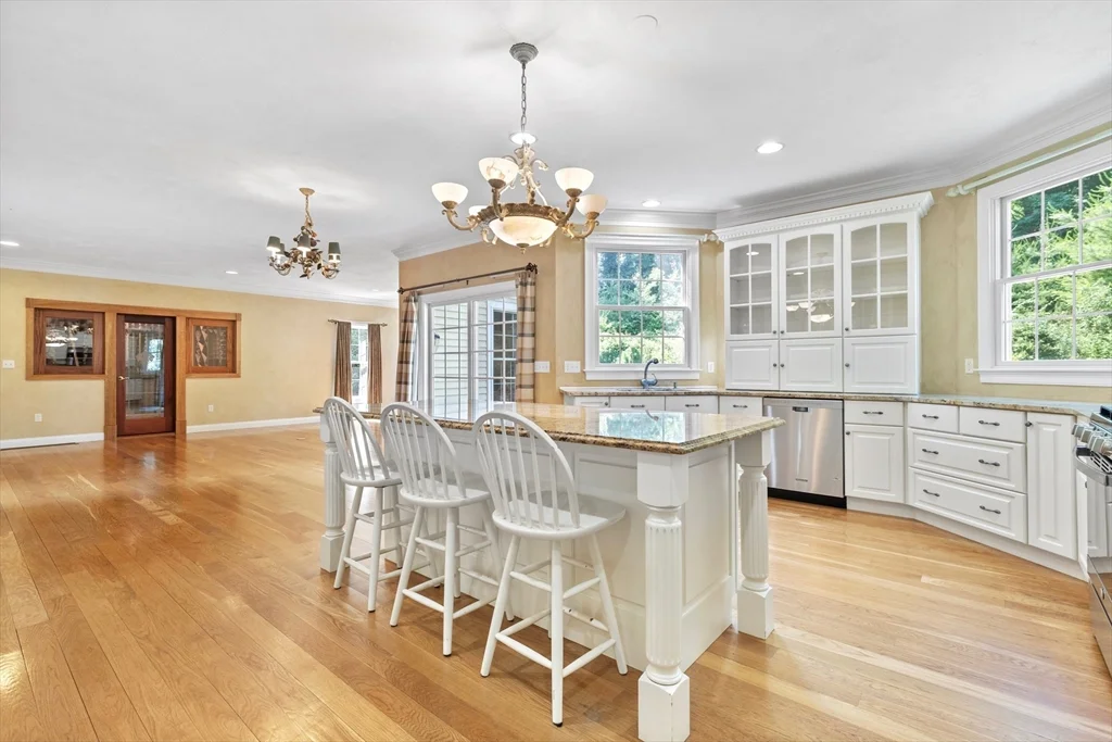 4 bed, 3 bath apartment for rent at 52 Chandler Cir, Andover — photo 8 of 30