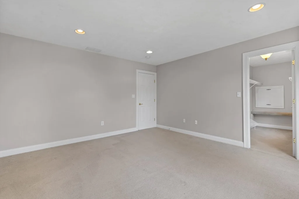 4 bed, 3 bath apartment for rent at 52 Chandler Cir, Andover — photo 20 of 30