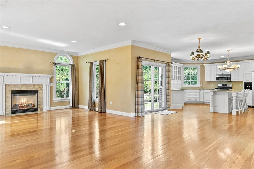 4 bed, 3 bath apartment for rent at 52 Chandler Cir, Andover — photo 3 of 30
