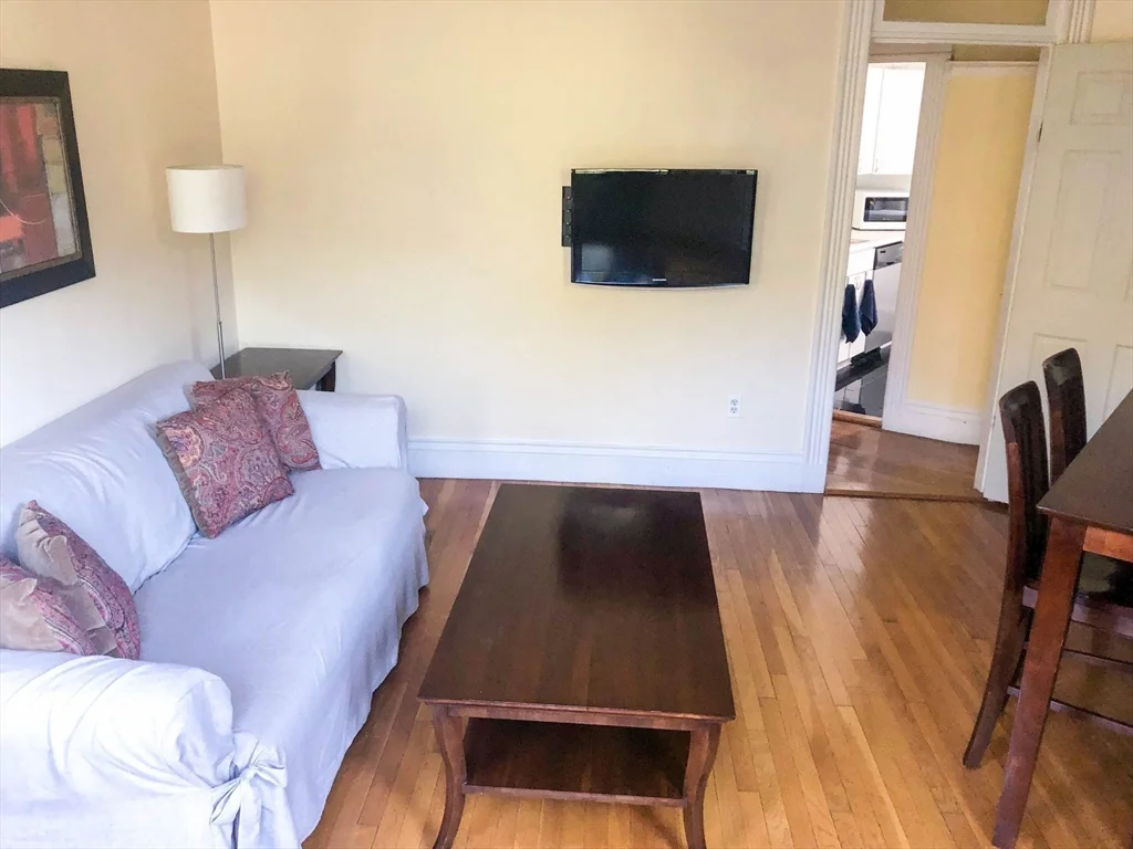 1 bed, 1 bath apartment for rent at 52 Charlesgate Circle Unit 174, East Amherst — photo 5 of 12