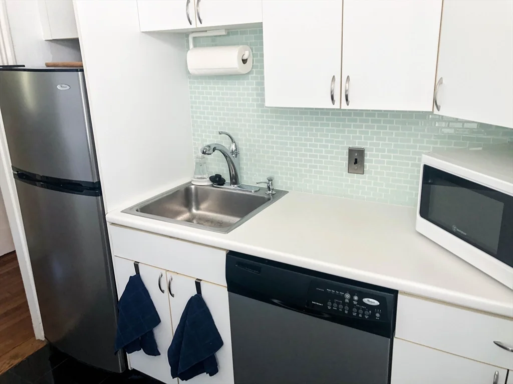 1 bed, 1 bath apartment for rent at 52 Charlesgate Circle Unit 174, East Amherst — photo 2 of 12