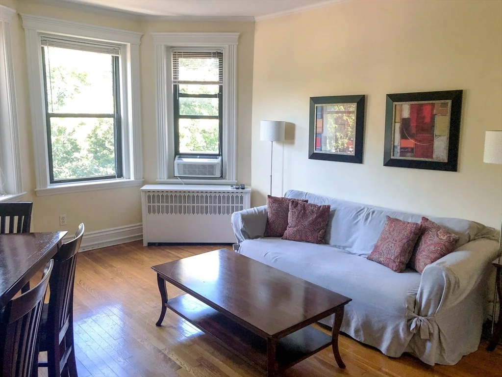 1 bed, 1 bath apartment for rent at 52 Charlesgate Circle Unit 174, East Amherst — photo 3 of 12